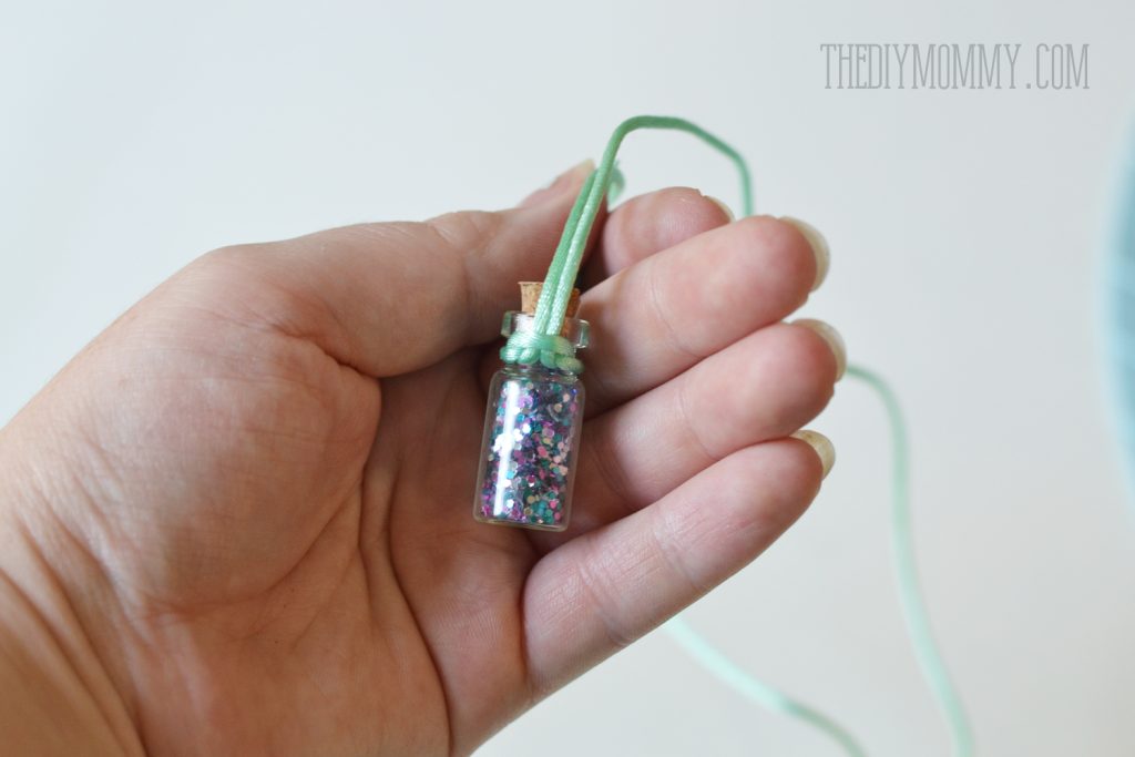 DIY Jitter Glitter Necklace Back to School Gift + Free Printable