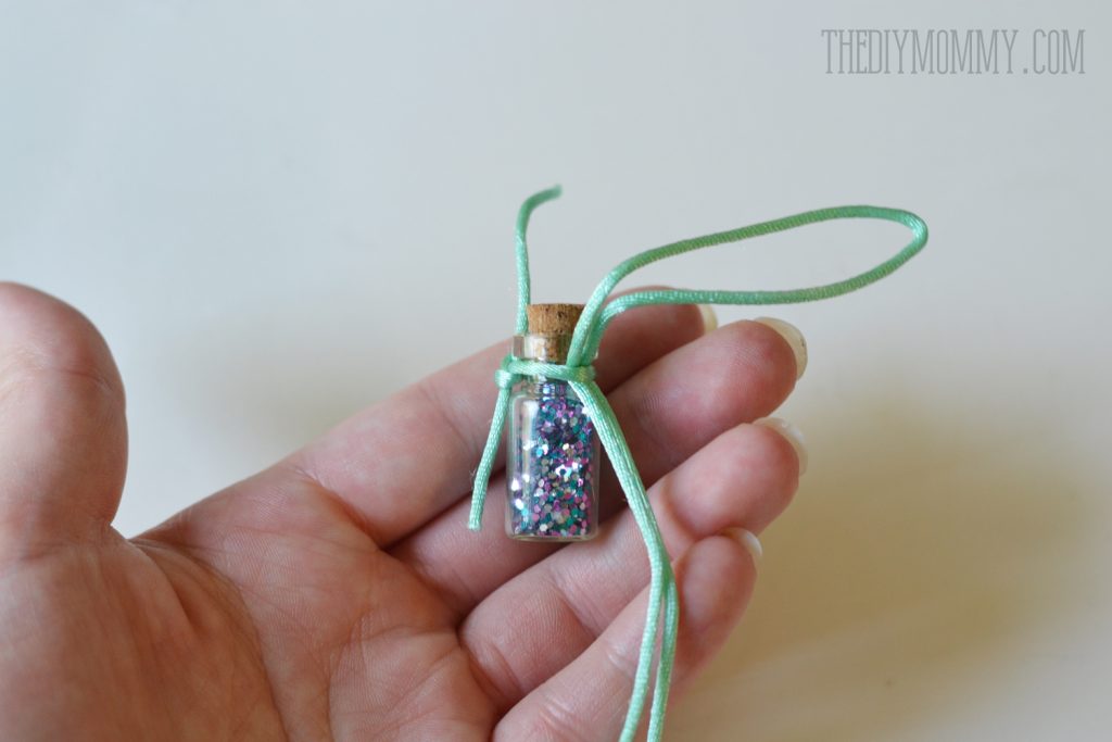 DIY Jitter Glitter Necklace Back to School Gift + Free Printable