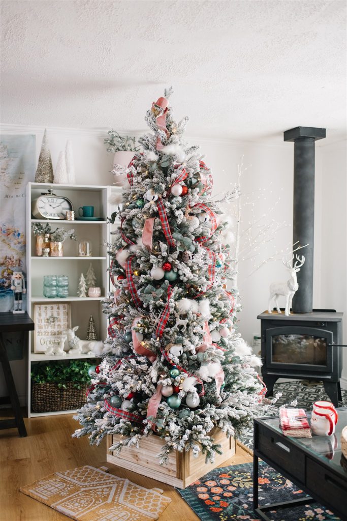 How to Decorate a Christmas Tree Step by Step - Cozy DIY Home