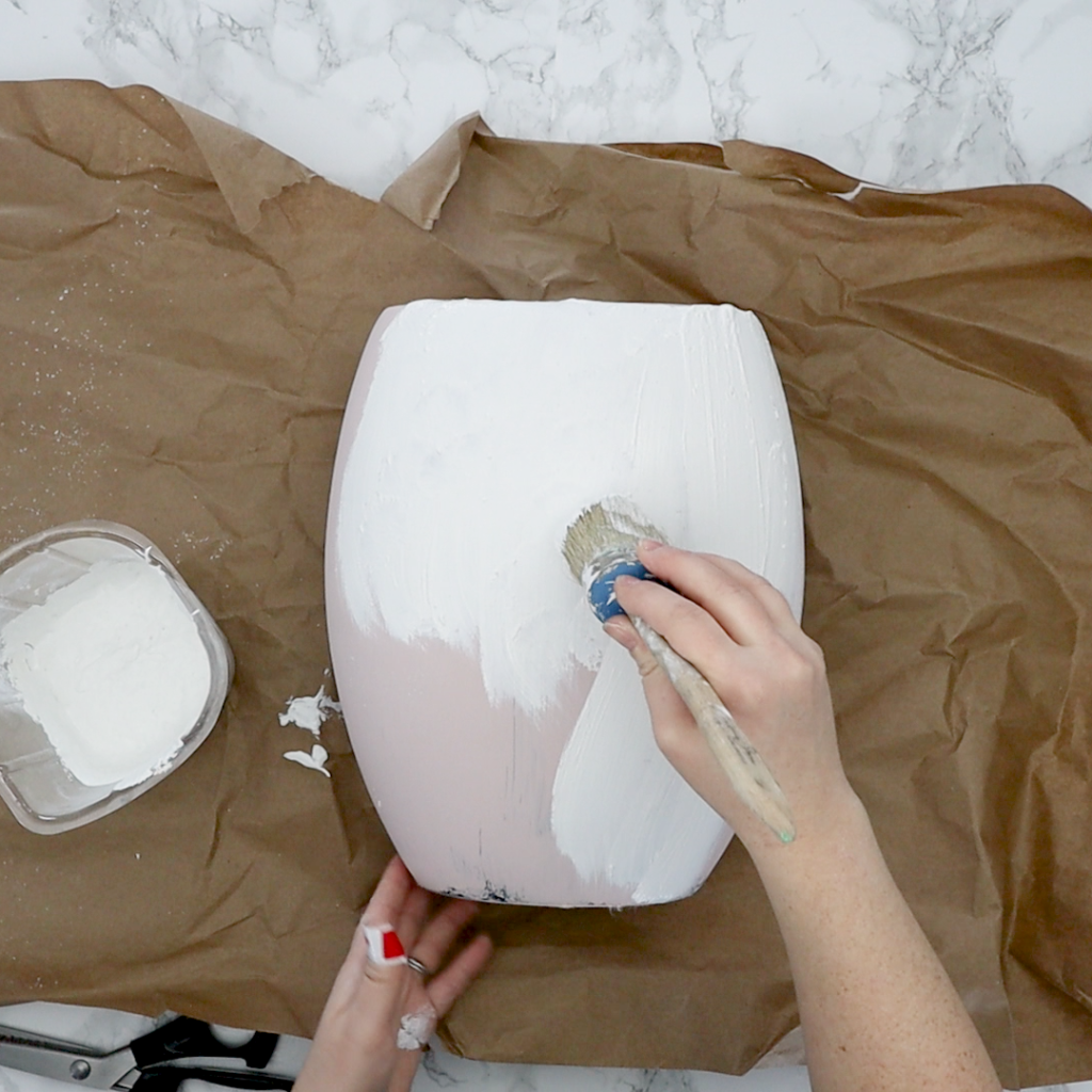 How to make a textured vase with DIY plaster paint - Cozy DIY Home